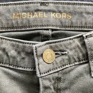 Sz8 Michael Kors Izzy Cropped Skinny Denim in a faded Olive Green. EUC